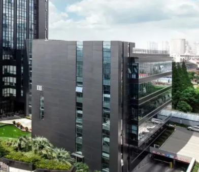 视频监控云平台与本地存储方案对比:企业级部署选型要点